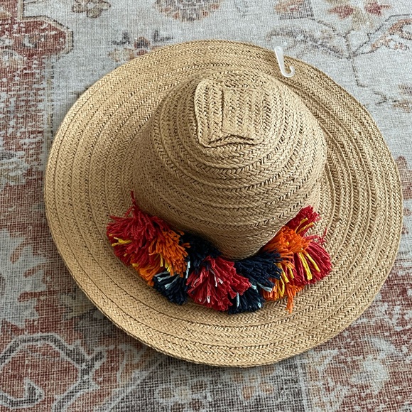 NY&C NWT straw Pom Pom beach hat - Picture 4 of 6